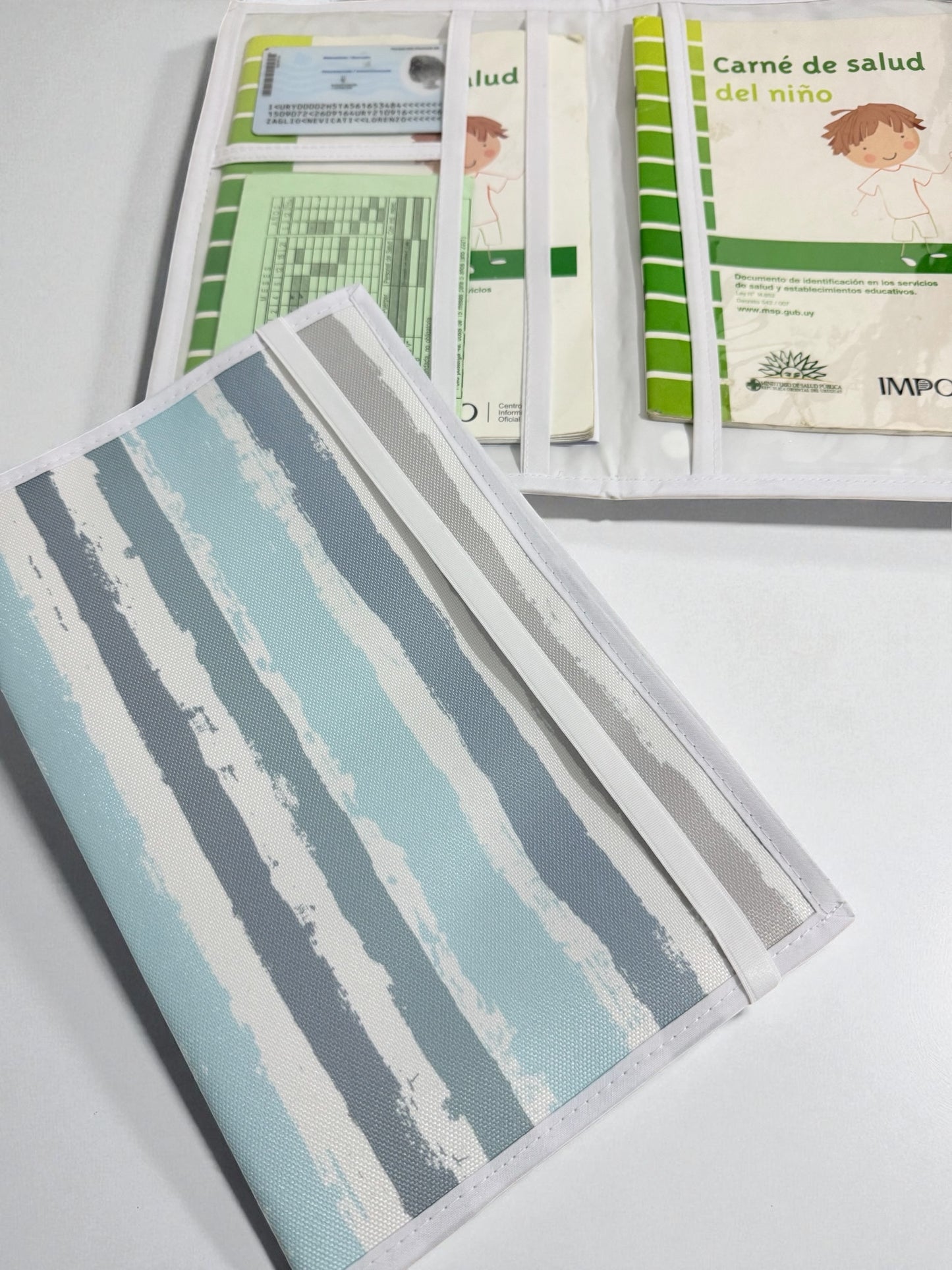 Porta documentos personalizado Rayado celeste y gris